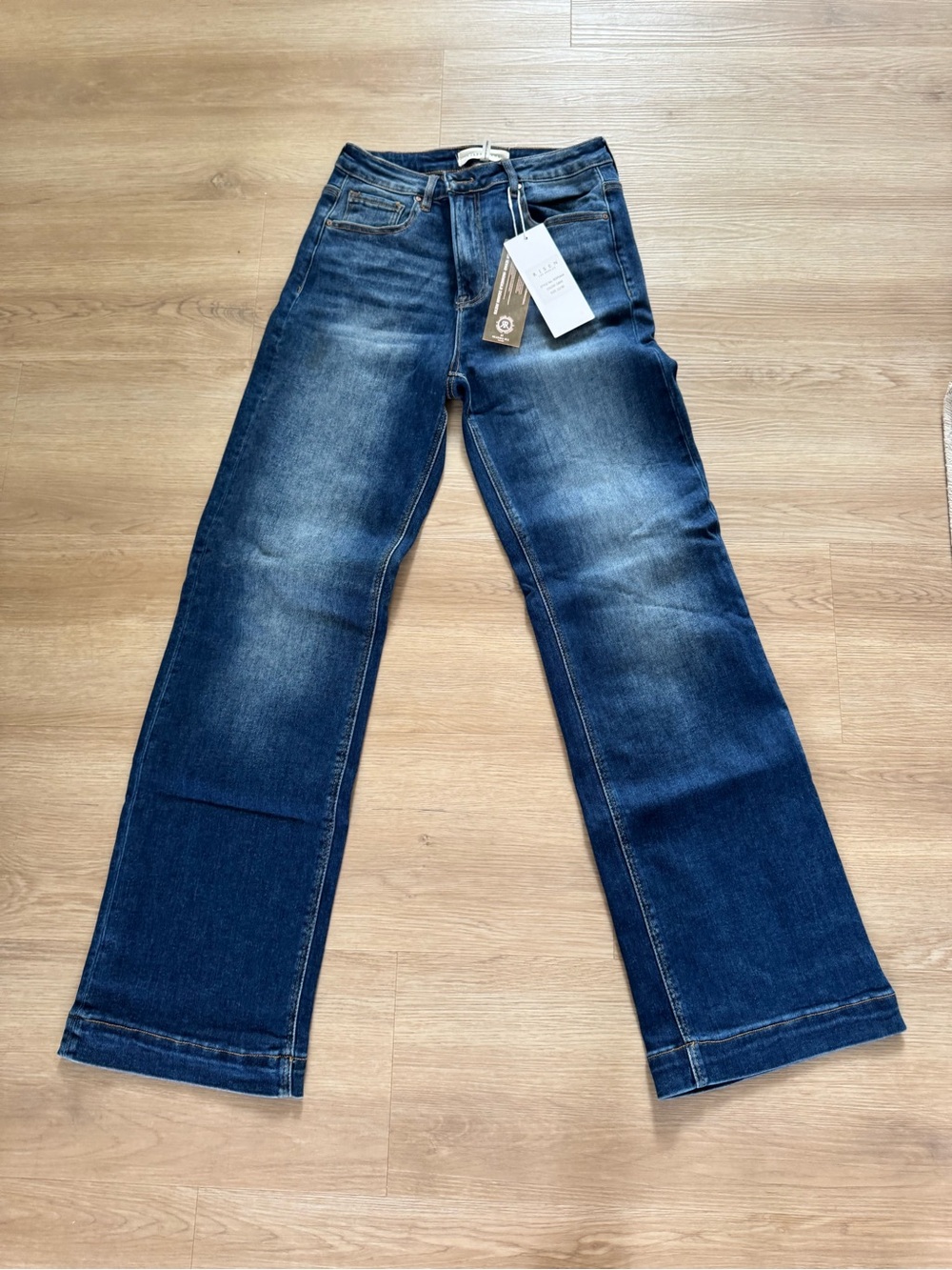 Wide-Leg Dark Blue Women's Jeans with Subtle Fade
